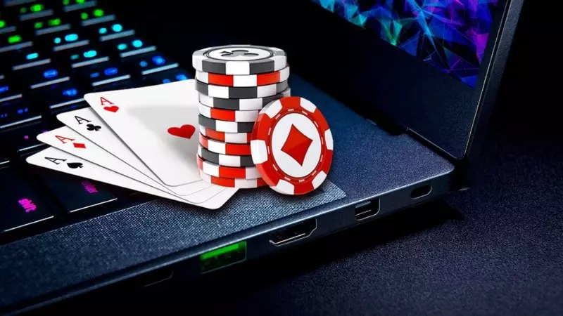 Chiến lược tối ưu để giành chiến thắng khi chơi Poker online